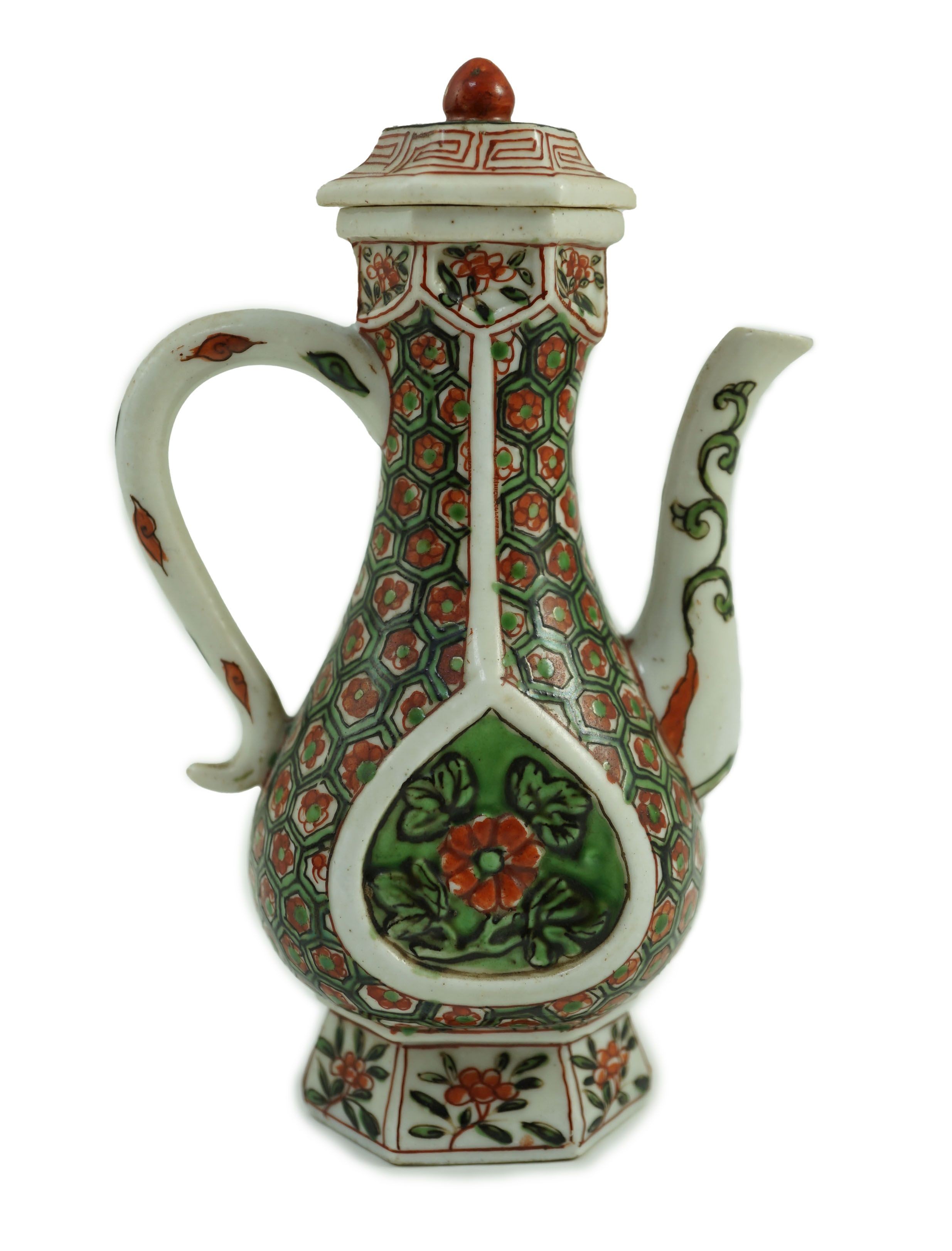 A Chinese famille verte small ewer and cover, Kangxi period, 15 cm high